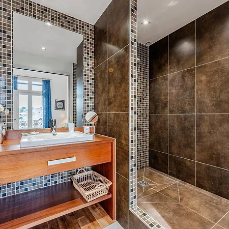 Centre: T2 A 20m De La Avec Parking - Fr-1-433-153 アパート *