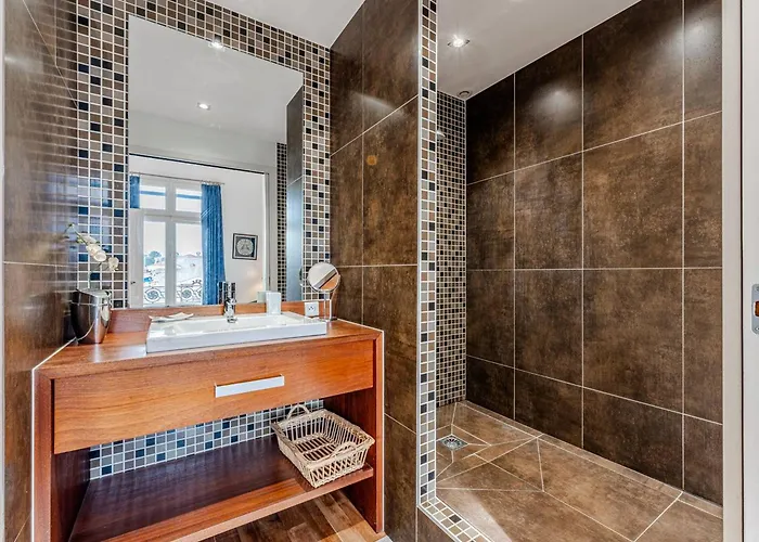 Centre: T2 A 20m De La Avec Parking - Fr-1-433-153 アパート *